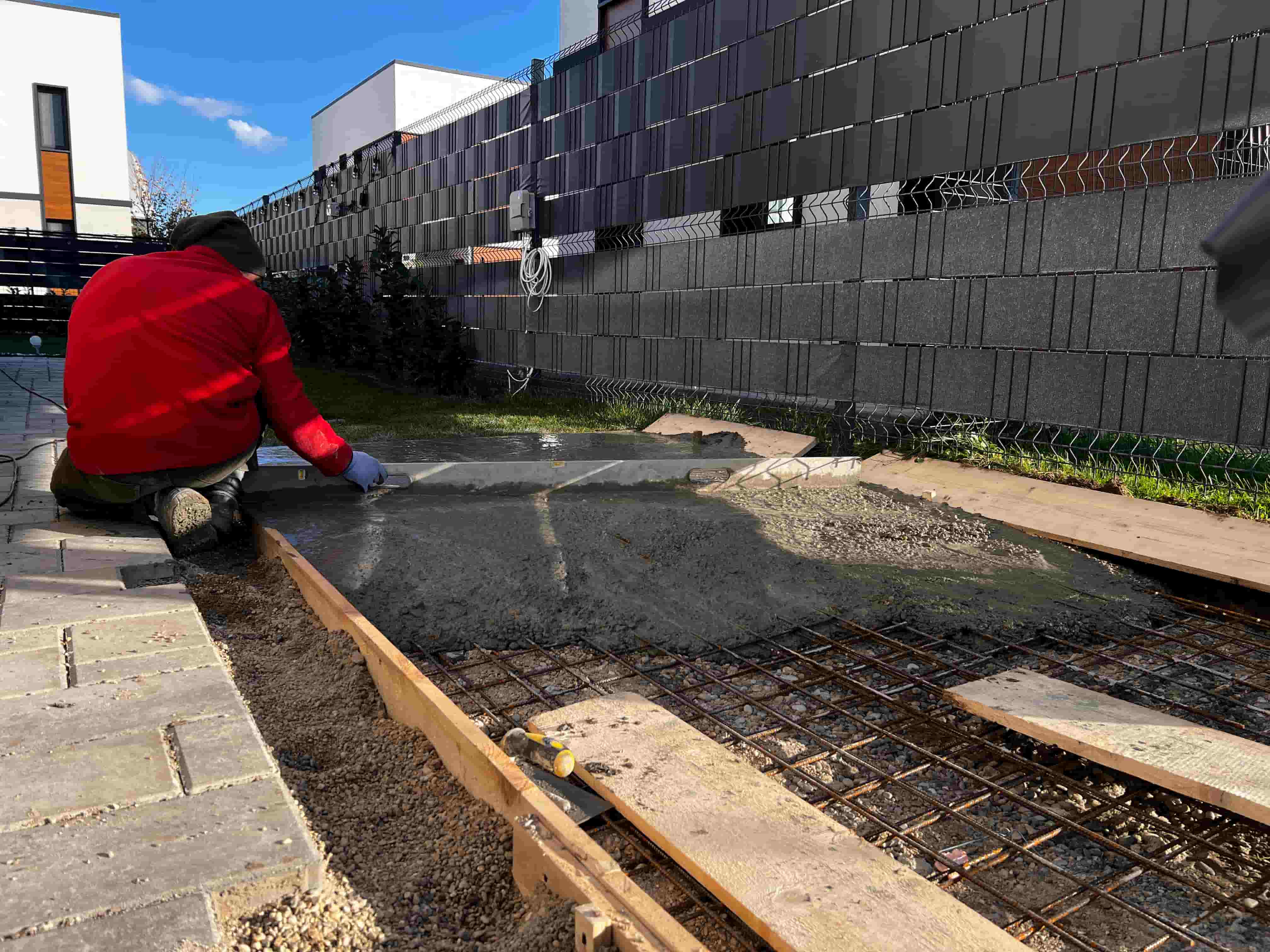 Plăci de beton pentru grădină și construcții ușoare